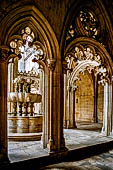 Il monastero di Batalha o convento de Santa Maria da Vitria. Chiostro di Giovanni I (chiostro reale). Lavabo.